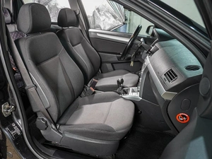 Универсал Opel Astra 2012 года, 699000 рублей, Воронеж
