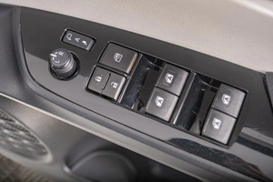 Лифтбек Toyota Prius 2016 года, 1849000 рублей, Томск