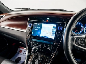 Внедорожник Toyota Harrier 2017 года, 2495000 рублей, Красноярск