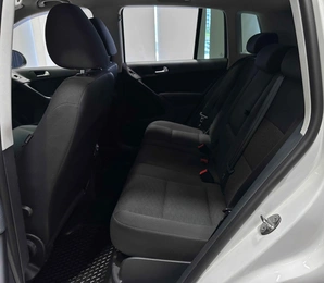 Внедорожник Volkswagen Tiguan 2013 года, 1327000 рублей, Красноярск