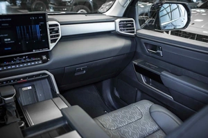 Внедорожник Toyota Sequoia 2022 года, 11799999 рублей, Москва