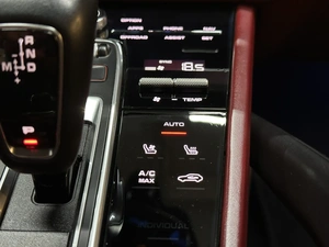 Внедорожник Porsche Cayenne 2018 года, 5697000 рублей, Красноярск
