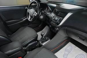 Седан Hyundai Solaris 2014 года, 799000 рублей, Тюмень