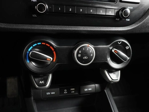 Хетчбэк Kia Rio X-Line 2019 года, 1599000 рублей, Воронеж