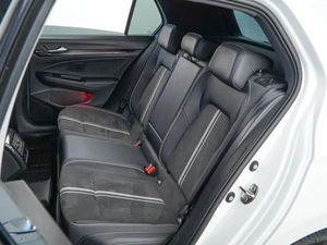 Хетчбэк Volkswagen Golf 2021 года, 2799444 рублей, Москва