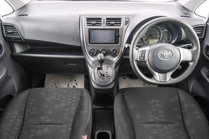 Хетчбэк Toyota Ractis 2011 года, 729000 рублей, Красноярск