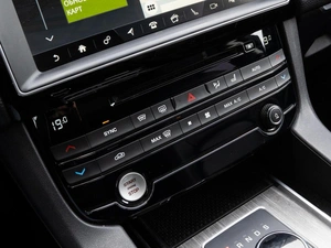 Внедорожник Jaguar F-Pace 2016 года, 2499000 рублей, Краснодар