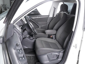 Внедорожник Volkswagen Tiguan 2012 года, 1120000 рублей, Ростов-на-Дону