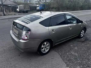 Лифтбек Toyota Prius 2005 года, 620000 рублей, Красноярск