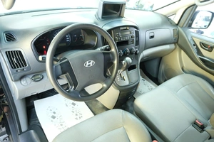 Минивэн Hyundai Grand Starex 2011 года, 1649000 рублей, Омск