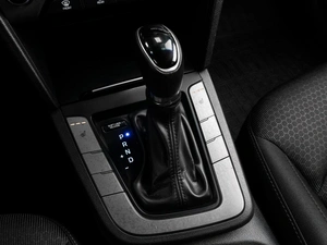 Седан Hyundai Elantra 2017 года, 1379000 рублей, Тюмень