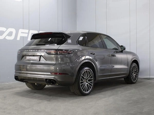 Внедорожник Porsche Cayenne 2018 года, 6980000 рублей, Омск