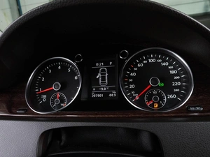 Седан Volkswagen Passat 2011 года, 1250000 рублей, Воронеж