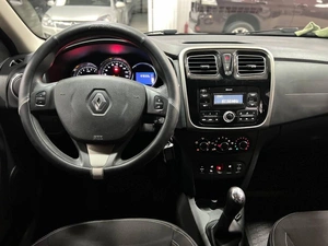 Седан Renault Logan 2018 года, 990000 рублей, Нижневартовск