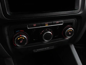 Седан Volkswagen Jetta 2012 года, 1060000 рублей, Воронеж