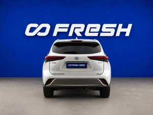Внедорожник Toyota Highlander 2026 года, 5558888 рублей, Москва