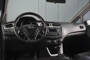Хетчбэк Kia Ceed 2012 года, 1090000 рублей, Омск