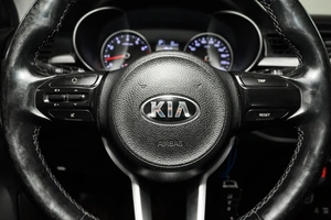 Седан Kia Rio 2017 года, 1159000 рублей, Ульяновск