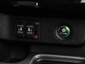 Минивэн Honda Stepwgn 2019 года, 2384000 рублей, Кирилловка