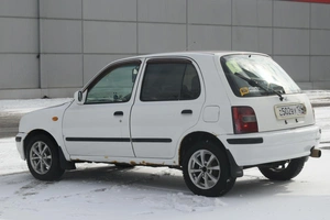 Хетчбэк Nissan March 1998 года, 220000 рублей, Красноярск