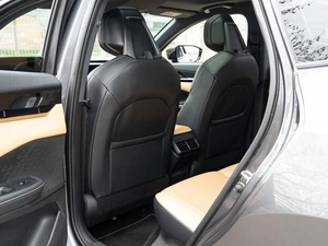 Лифтбек Changan UNI-V 2023 года, 1850000 рублей, Краснодар