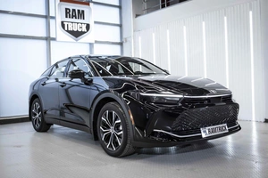 Седан Toyota Crown 2023 года, 6999999 рублей, Москва