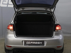Хетчбэк Volkswagen Golf 2011 года, 790000 рублей, Омск