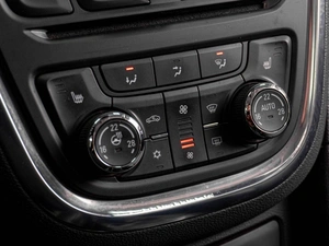 Внедорожник Opel Mokka 2012 года, 999000 рублей, Тюмень