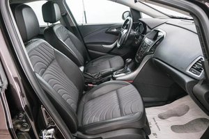 Седан Opel Astra 2014 года, 929000 рублей, Красноярск