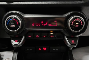 Хетчбэк Kia Rio X-Line 2018 года, 1420000 рублей, Красноярск