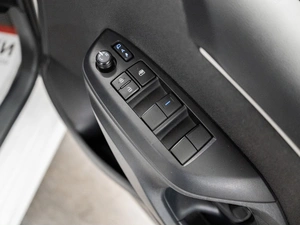 Хетчбэк Toyota Yaris 2020 года, 1120000 рублей, Красноярск