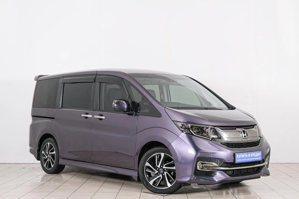 Минивэн Honda Stepwgn 2017 года, 2149000 рублей, Красноярск