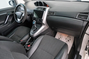 Минивэн Toyota Verso 2014 года, 1899000 рублей, Красноярск