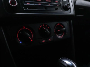 Седан Volkswagen Polo 2014 года, 879000 рублей, Красноярск