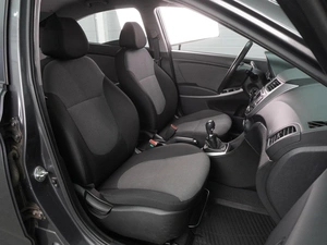 Седан Hyundai Solaris 2013 года, 899000 рублей, Воронеж