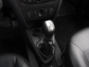 Седан Renault Logan Stepway 2021 года, 1424000 рублей, Саратов