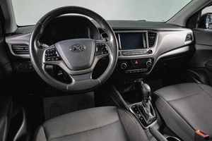 Седан Hyundai Solaris 2017 года, 1269000 рублей, Сургут