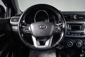 Седан Kia Rio 2014 года, 799000 рублей, Сургут