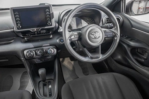 Хетчбэк Toyota Yaris 2020 года, 1289000 рублей, Барнаул