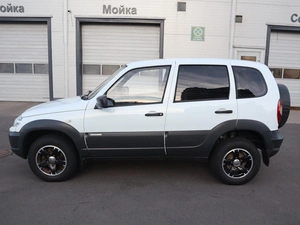 Внедорожник Chevrolet Niva 2015 года, 680000 рублей, Железногорск
