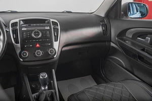 Хетчбэк Kia Ceed 2010 года, 869000 рублей, Томск