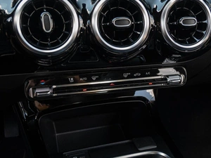 Седан Mercedes-benz A-класс 2019 года, 2420000 рублей, Краснодар