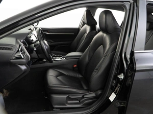 Седан Toyota Camry 2020 года, 2299050 рублей, Москва