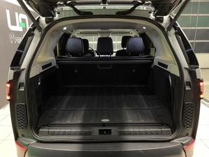 Внедорожник Land Rover Discovery 2017 года, 3900000 рублей, Красноярск