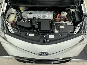 Универсал Toyota Prius Alpha 2017 года, 1690000 рублей, Красноярск