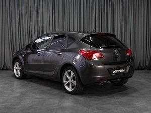 Хетчбэк Opel Astra 2012 года, 719000 рублей, Тюмень
