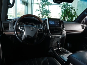 Внедорожник Toyota Land Cruiser 2019 года, 6448000 рублей, Тверь