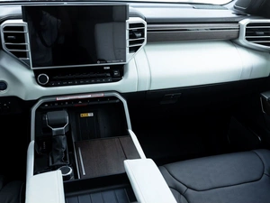 Внедорожник Toyota Sequoia 2025 года, 15000000 рублей, Новоивановское