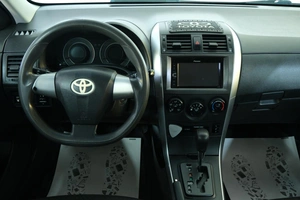 Седан Toyota Corolla 2012 года, 1049000 рублей, Омск