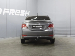 Седан Hyundai Solaris 2015 года, 770000 рублей, Омск